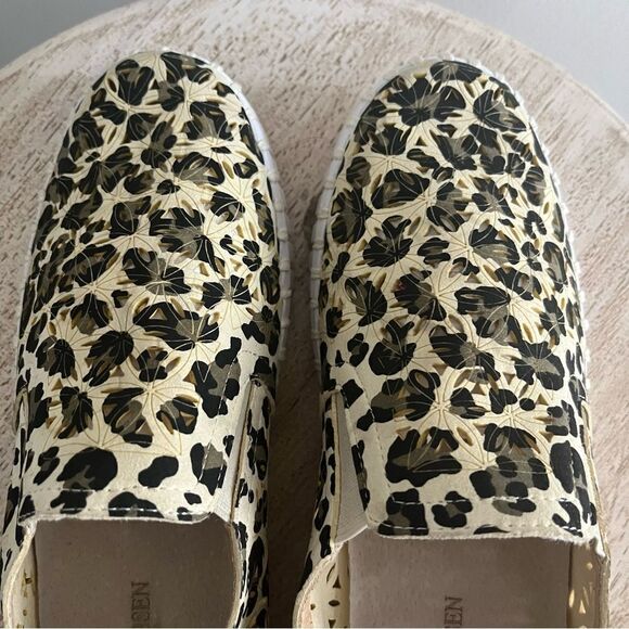 Isle Jacobsen Leopard Print Slip On Sneakers NWOB - Picture 4 of 10